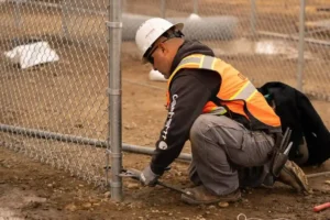Vinyl fence and gate installation by a professional fence company in Broward County, serving Fort Lauderdale, Pompano Beach, Margate, Davie, Plantation, North Lauderdale, Tamarac, Boca Raton, Pembroke Pines, and Weston.