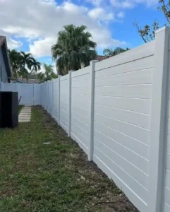 Vinyl Fence installation IN POMPANO BEACH