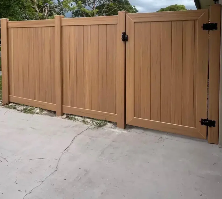 Vinyl fence installation in Boca Raton, Florida – before and after