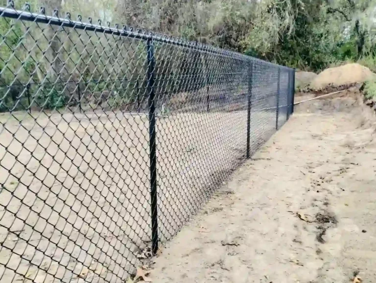 Black Chain-Link Fence – Modern & Clean Look. Plantation Fence Company, Broward Country.