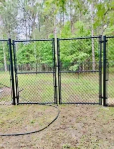 Chain link fence installation by a professional fence company in Broward County, serving Fort Lauderdale, Pompano Beach, Margate, Davie, Plantation, North Lauderdale, Tamarac, Boca Raton, Pembroke Pines, and Weston.