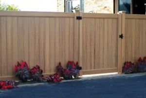 Vinyl fence installation in Broward County Florida, by American Depot Fence Contractors.