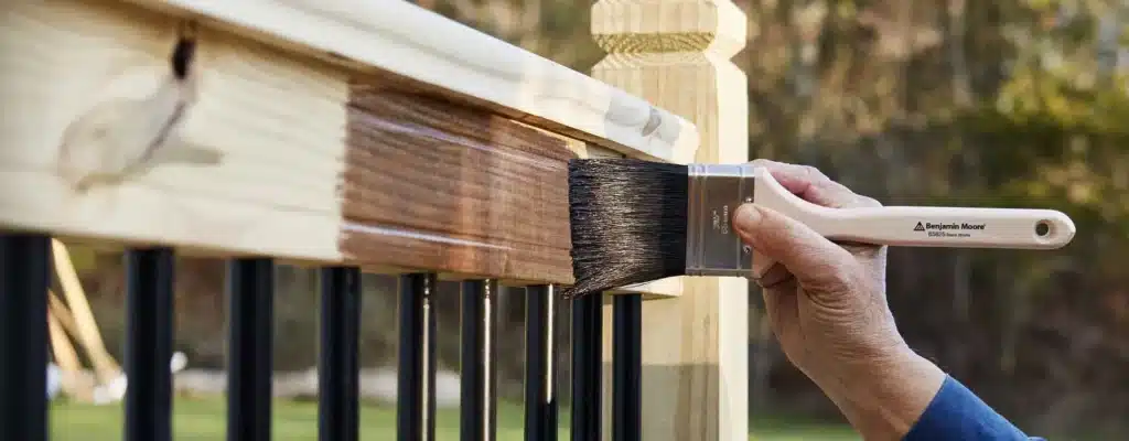 Wood fence painting and staining service in Fort Lauderdale FL by American Depot Fence Company